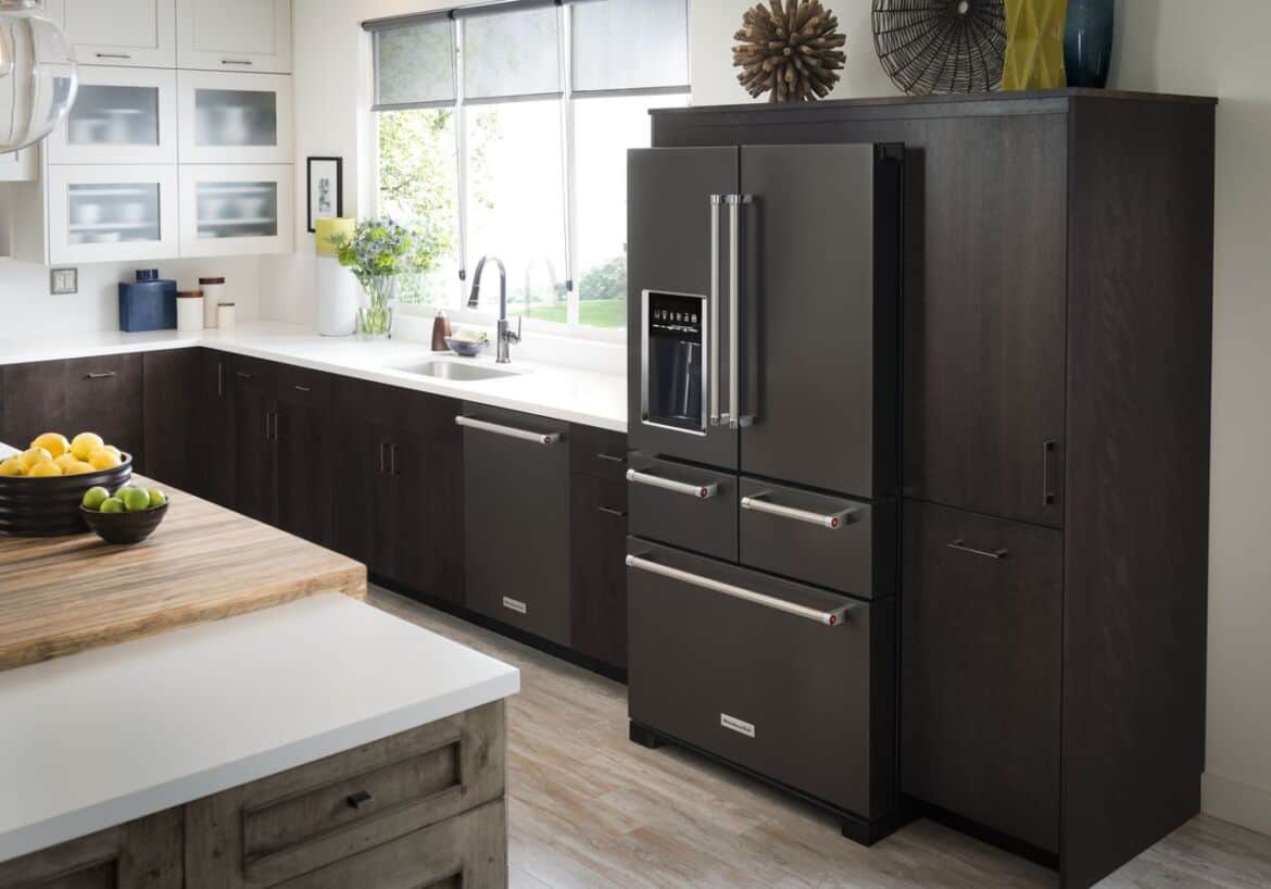 kitchen designes with black stainless appliances